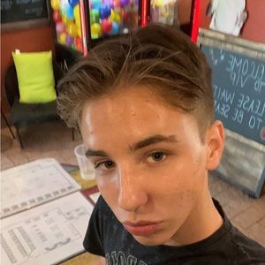 Meet your Posher, Grant